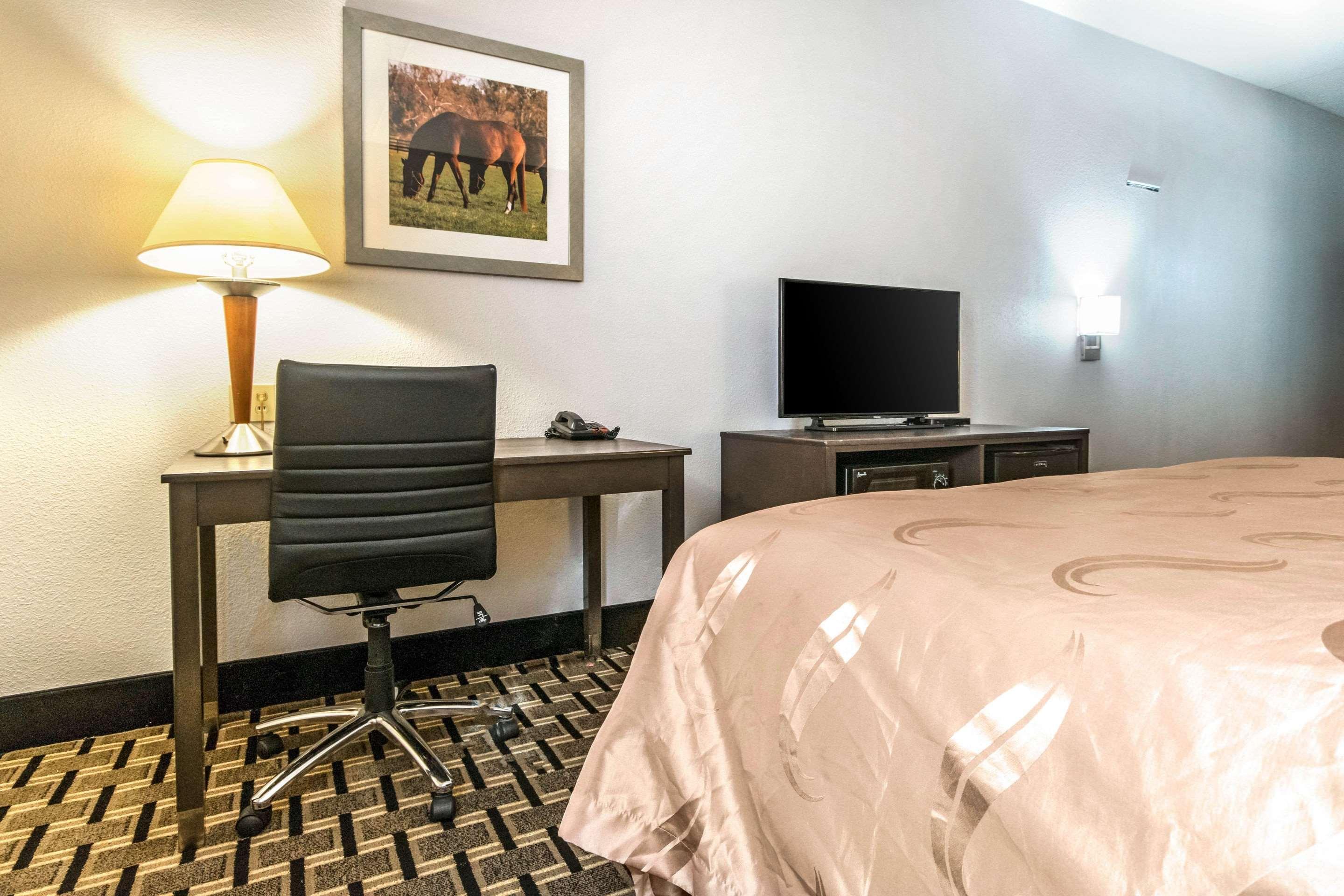 Spark By Hilton Lexington Hamburg Esterno foto